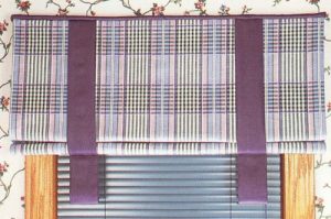 Stagecoach valance in contrasting fabrics.